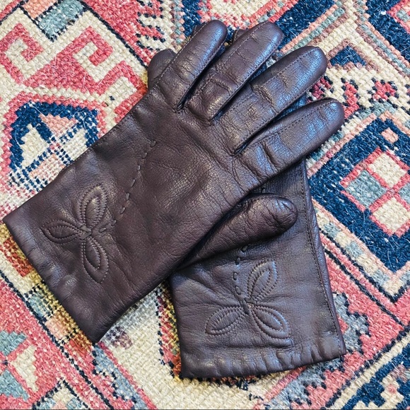 Pair of vintage embroidered lined leather gloves - Picture 8 of 8